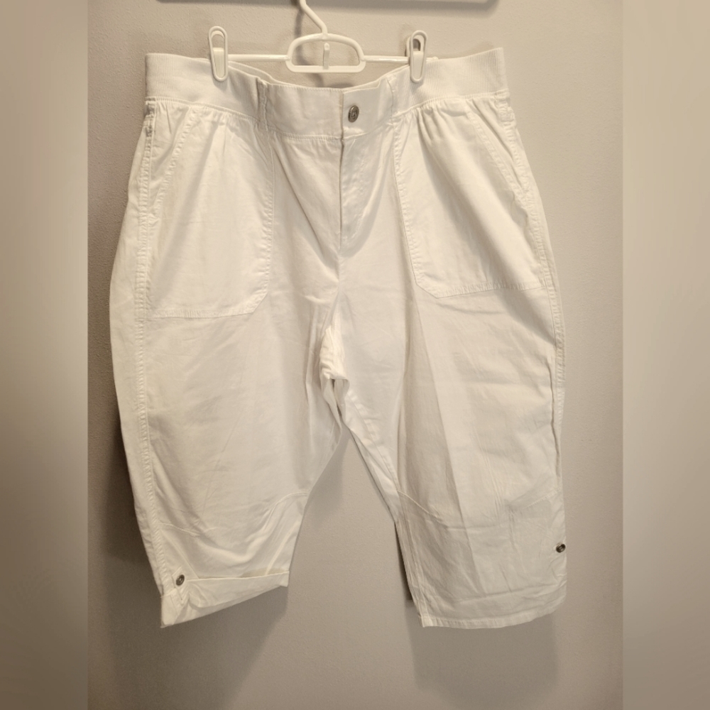 EVRI capri pants